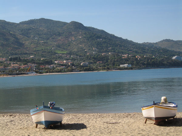 plage de cefalu en sicile