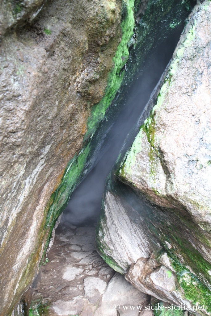 Sauna naturel, grotte Benikula, parc de la montagne de Pantelleria