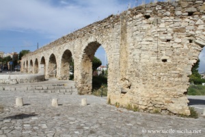 Aqueduc romain à Termini Imerese
