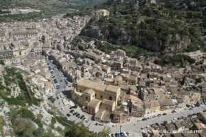 Vue sur la Cava San Bartolomeo, de la colline della Croce