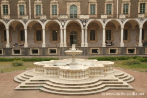 Cloitre des marbres, monastère de San Nicolo, Catane