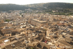 Panorama sur le centre historique de Scicli, Colle di San Matteo, Sicile
