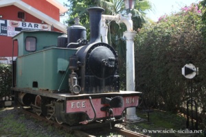 La loco Meuse, Catania Borgo : station de chemin de fer du Circumetnea