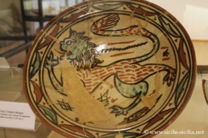 Coupe en maiolique, Musée Pirro Marconi d'Himère, Sicile