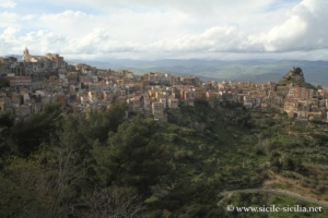 Panorama sur Centuripe, de la Villa Corradino