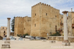 Château normand et souabe de Salemi, Sicile