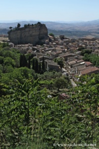 Ermitage San Bernardo avec Château Sottano, Corleone en Sicile