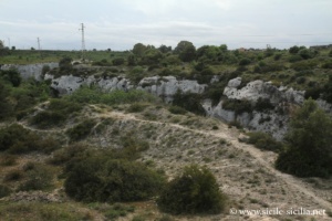 Site rupeste hypogées Pantakias-Gisira, Brucoli