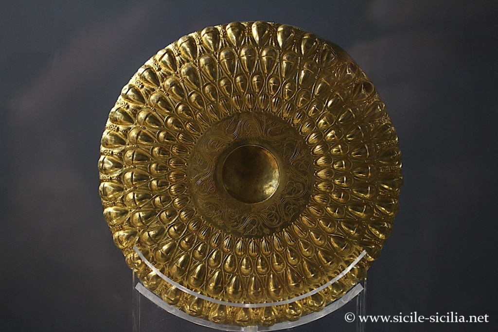 Phiale en or de Caltavuturo, musée Pirro Marconi, Himère