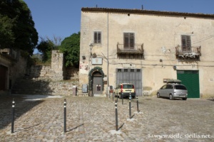 Piazza Castello, Polizzi Generosa