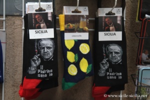 Savoca en Sicile, chaussettes Le Parrain