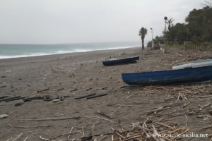 Plage et marina de Cottone