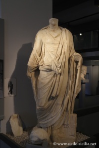 Statue romaine, musée archéologique de Centuripe