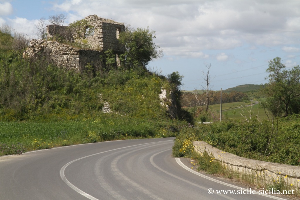 Route entre Vizzini et Mineo
