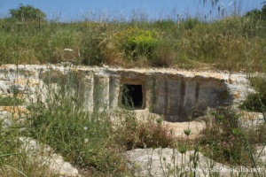 Tombe des faux piliers, nécropole de Baravitalla, Cava d'Ispica