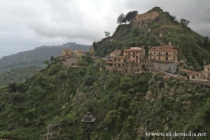 Vue sur le calvaire, Savoca