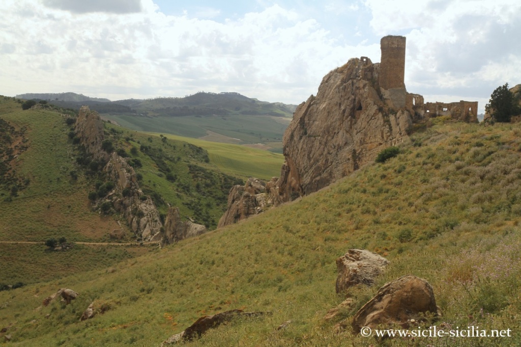 Château de Pietratagliata ou de Gresti, Aidone, Sicile