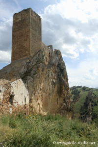 Château de Pietratagliata ou Gresti, Aidone, Sicile