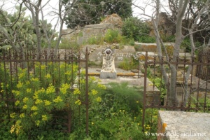 Château et cimetière de Forza d'Agro