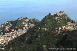 Panorama sur Taormine depuis Castelmola