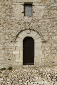 Portail latéral de la cathédrale de Caltabellotta en Sicile