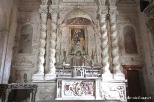 Intérieur de l'église San Michele, Savoca