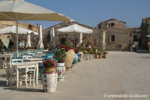 Place centrale de Marzamemi, Piazza Regina Margherita, Sicile