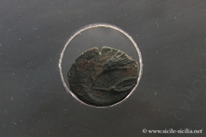 Onkia, bronze, Laetia, Sicile