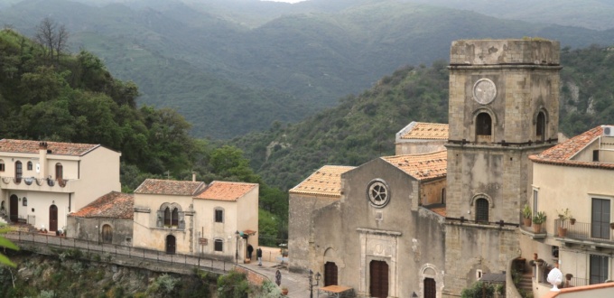 Vue sur Savoca depuis le calvaire
