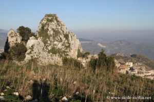 Panorama depuis le Mont Kollega à Caltabellotta en Sicile