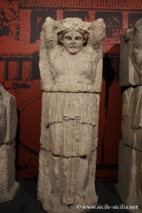 Protome, théâtre de Laitas, musée, Sicile