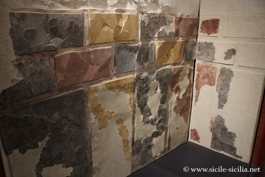 Murs de maison, quartier oriental, antiquarium, Laitas