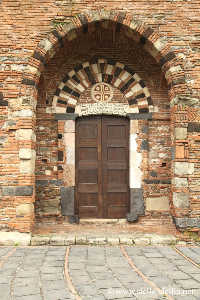 Eglise normande des Saints Pierre et Paul à Savoca