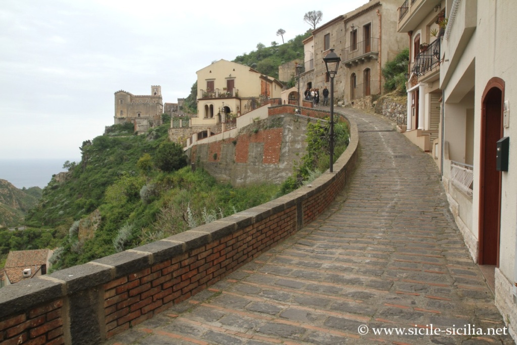 Rue principale de Savoca
