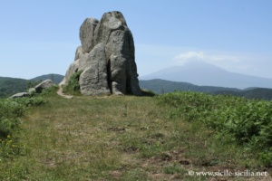Mégalithes du plateau de l'Argimusco en Sicile