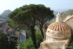 Panorama de Castroreale en Sicile