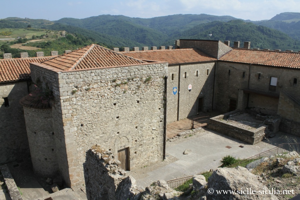 Panorama de la tour du château de Montalbano