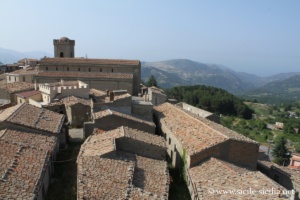 Panorama de la tour du château de Montalbano