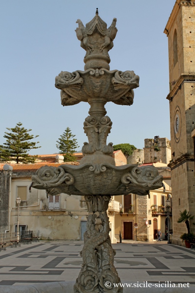 Fontaine Piazza delle Aquile, Castroreale