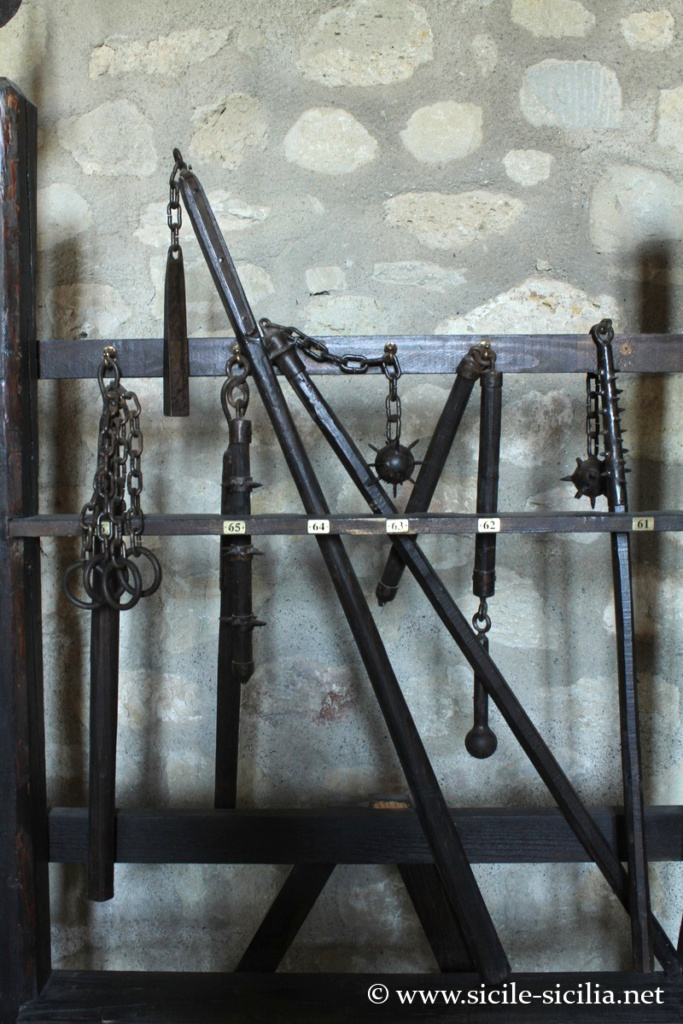 Musée armes et chevaliers du château de Montalbano Elicona en Sicile