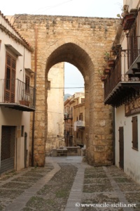 Porta Castello, Carini