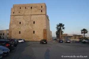 Tour de Carlo V de Porto Empedocle, Sicile