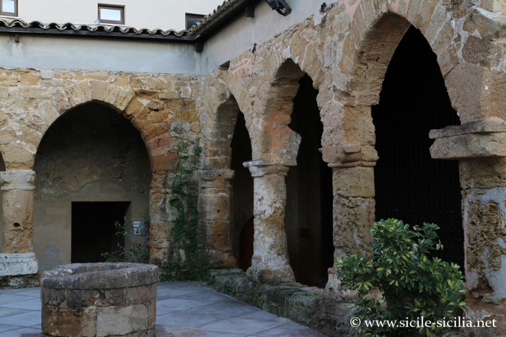 Portique - agrigento-museo-archeologico-200