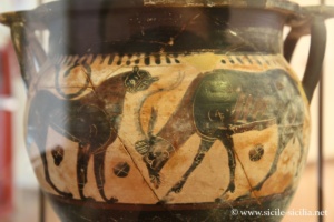Cratère - agrigento-museo-archeologico-cratere-207