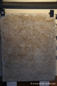 Inscription du Temple de la Concorde - agrigento-museo-archeologico-iscrizione-tempio-concordia-243