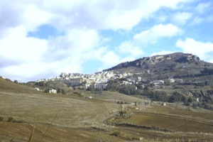 De Caltavuturo aux grottes de la Gurfa