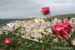 Panorama sur le quartier de la Matrice de la Via Alighieri, Monterosso Almo