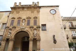 Eglise Santa Maria della Catena et Tour de l'Horloge à Cefalù