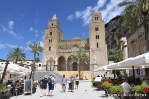 Piazza Duomo, Cefalù, Sicile
