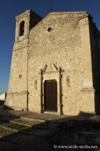 Église San Nicola, Palazzo Adriano